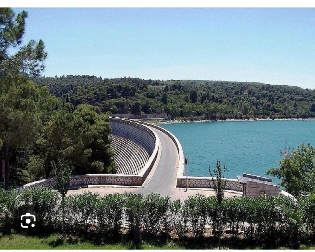 Villa Constangie Marathon  Luaran gambar